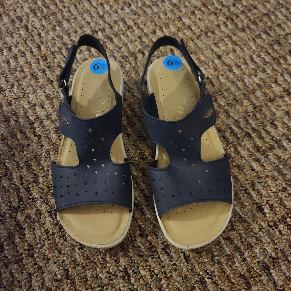 FLY FLOT Leather Sandles with buckle